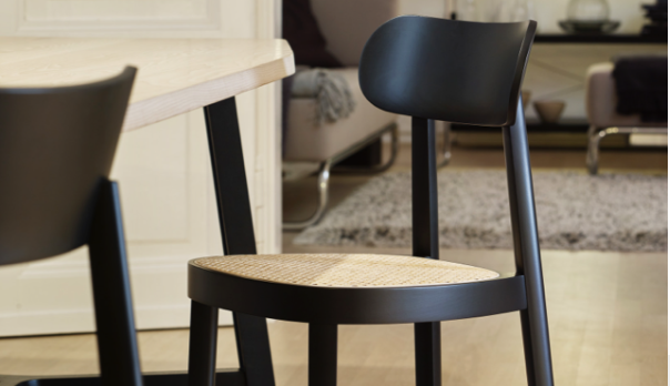 Thonet ist einer der ältesten Möbelhersteller weltweit und produziert seit...